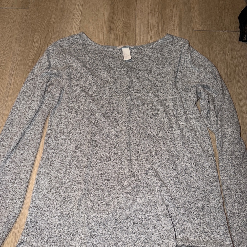 Women's Long Sleeve Heather Gray Knit Top